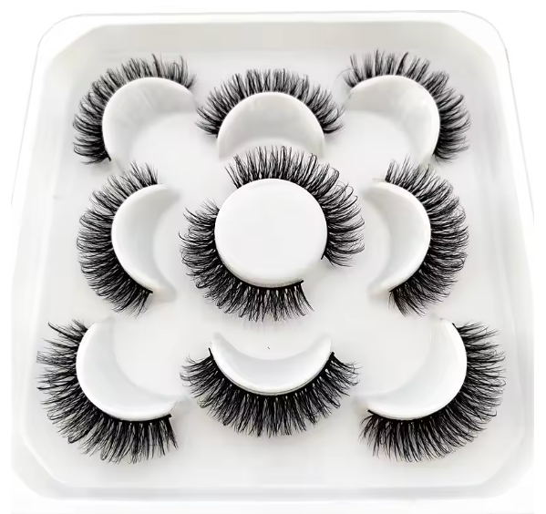 Glamorous natural-looking false eyelashes